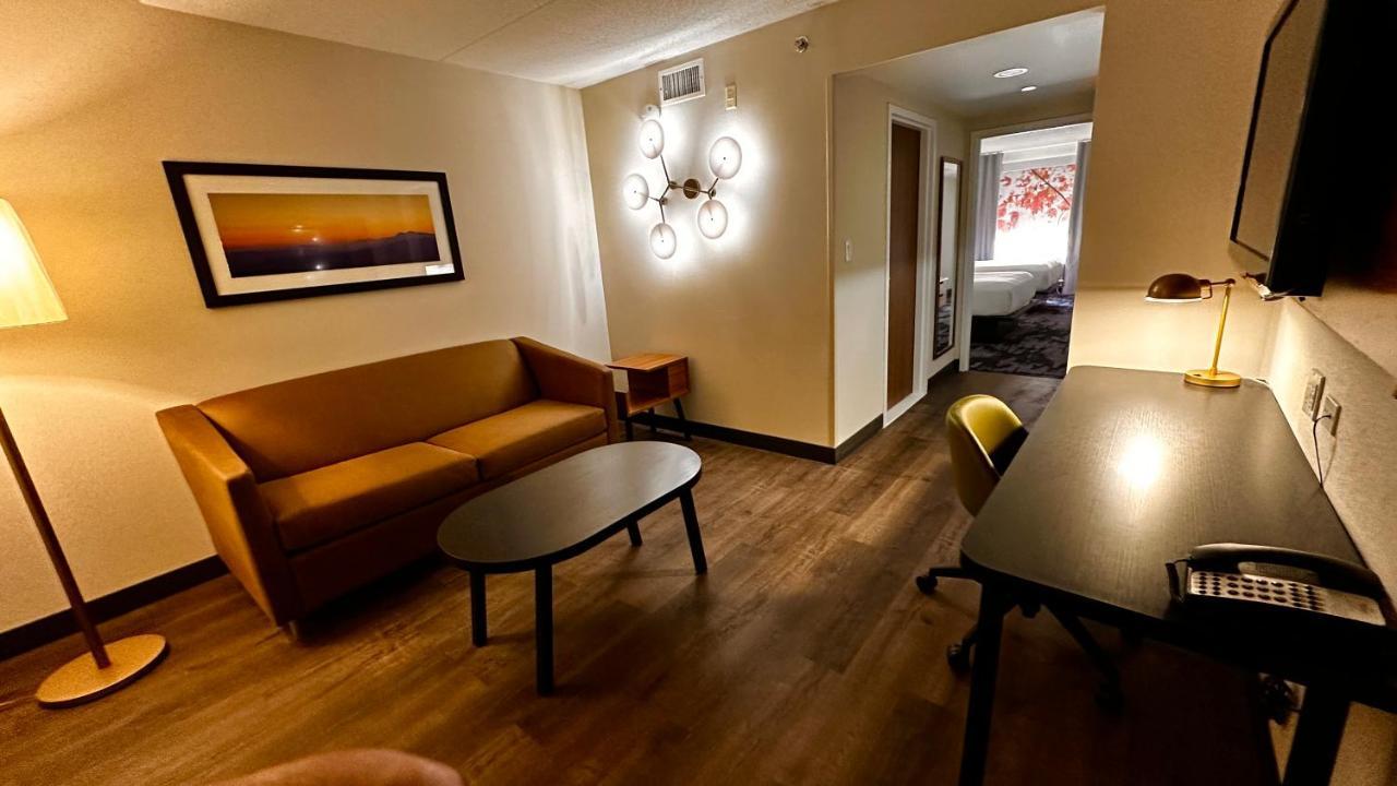 And Hotel Newmarket